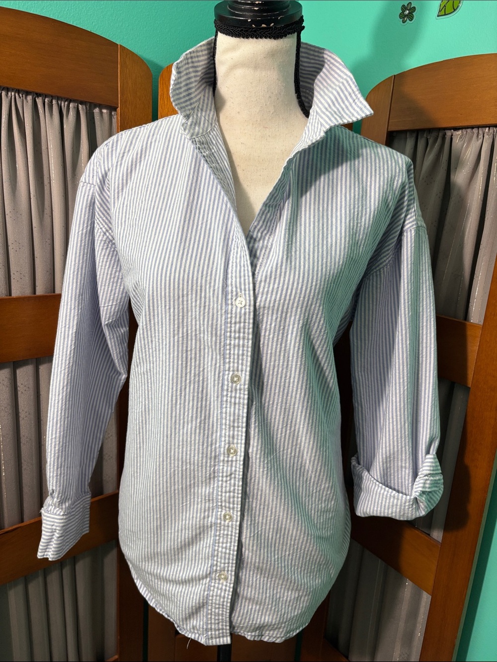beachlunchlounge Light Blue and White Striped Women's Button-Down Shirt